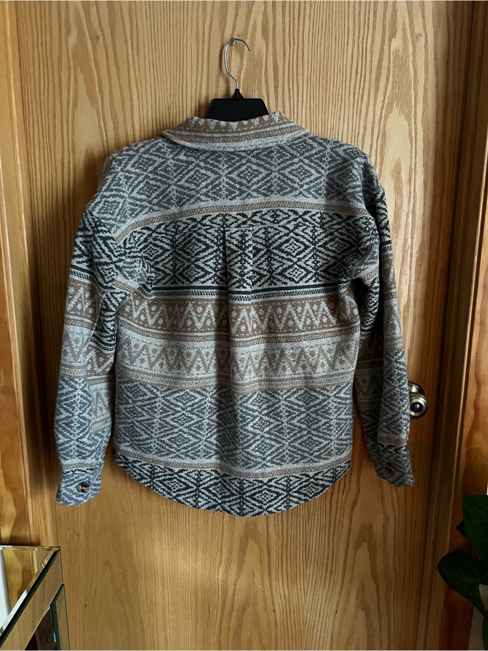 Mystree Women’s Brushed Knit Aztec Bohemian Printed Shacket Jacket
• Size Small - Picture 5 of 7